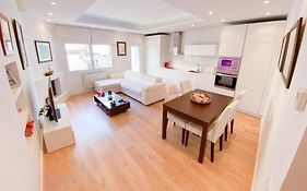 Anna & Thomas - Sitges Center Apt